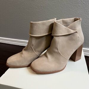 ZBY Stylish Cream Ankle Boots